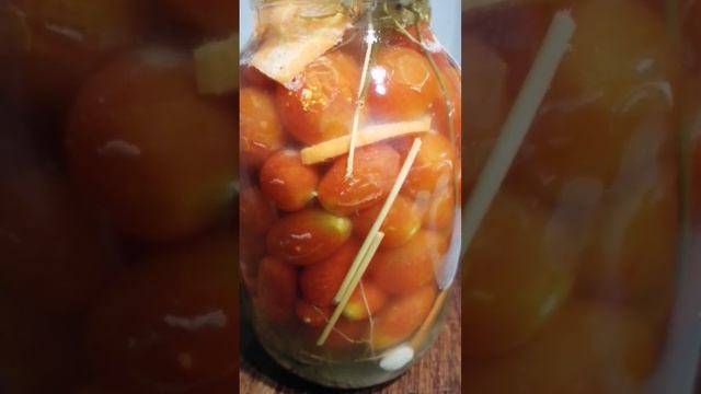 Солёные помидорчики #соленья #помидоры #засолка #заготовки смотреть онлайн