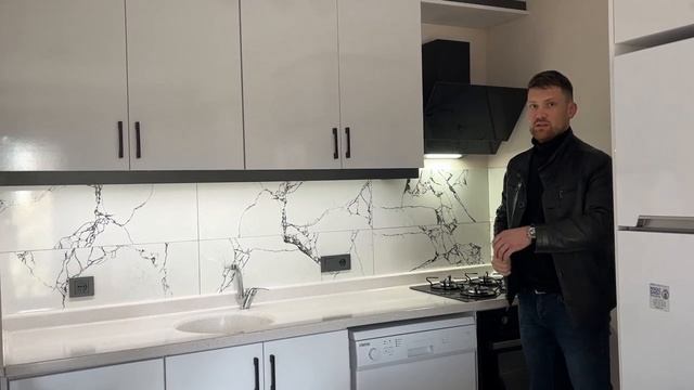 Перенесли кухню в комнату. Результат смотреть онлайн