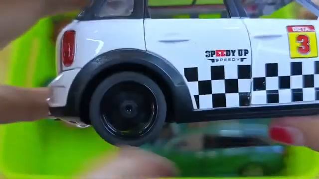 Box full of model cars Lamborghini Scv12, Ferrari LaFerrari, Mazda Mx5, Jeep Rubicon, Hummer Ev смотреть онлайн
