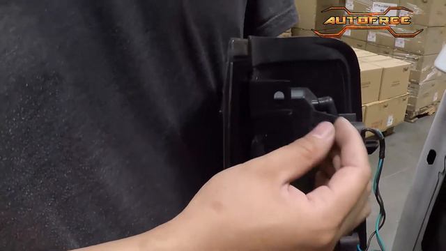 How To Install AUTOFREE Tail Light For 1999-2006 Chevy Silverado/1999-2002 GMC Sierra 1500 2500 350