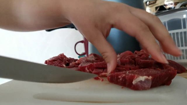 АСМР звук нарезки мяса смотреть онлайн