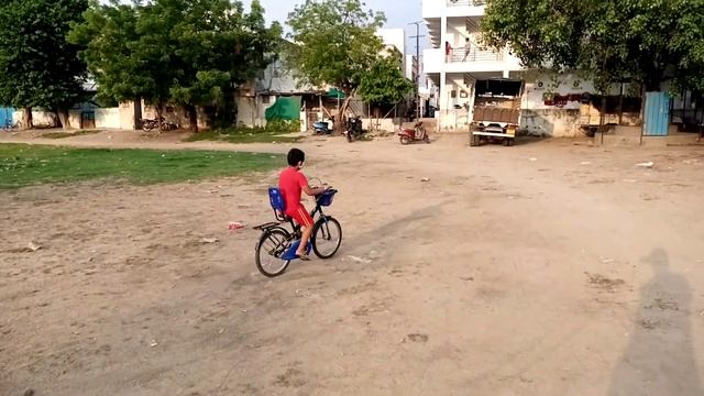 Aum Trivedi learn how to take sharp turn during quickest cycling смотреть онлайн
