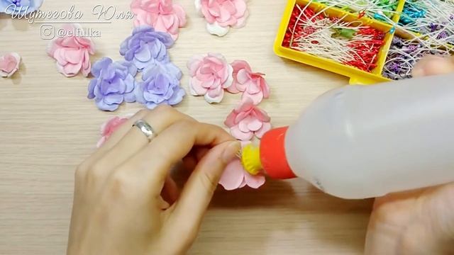 4 ИДЕИ цветов из бумаги / Бумажные цветы своими руками / Цветы для скрапбукинга / DIY paper flowers смотреть онлайн