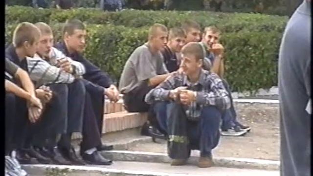 ТГАТУ АРХИВ Курящие студенты у фонтана 17_ 09_ 2001 г. смотреть онлайн