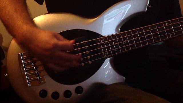 She Just A Girl, Eddie: The Darkness Bass Cover смотреть онлайн