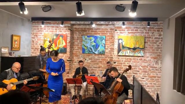 BluNea Jazz Strings - Old Devil Moon - live at Gallery Portret смотреть онлайн