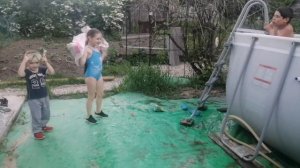 Купание в бассейне!!!