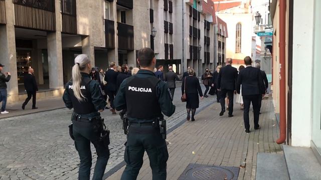 Прогулка с Natalex/552: принцесса Мэри Датская и супруга президента Литвы Диана Науседене. #vilnius смотреть онлайн