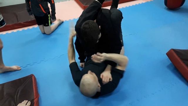 отработка болевых приемов смотреть онлайн