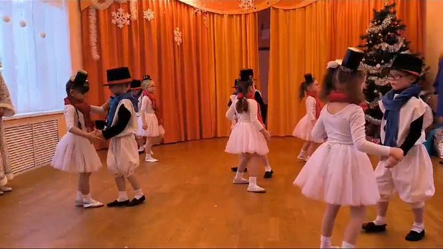 Снеговики и Снеговички