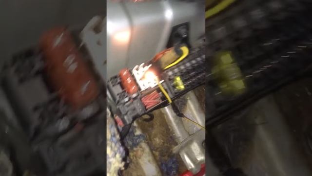 210 Мерседес где находится предохранитель и реле бензонасоса