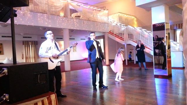 Жених поет собственную песню для невесты на свадьб смотреть онлайн