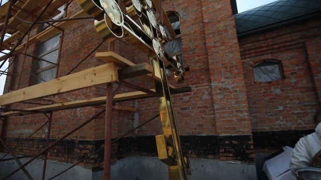 Освящение накупольного Креста для храма Преображенского Межигорского монастыря. смотреть онлайн