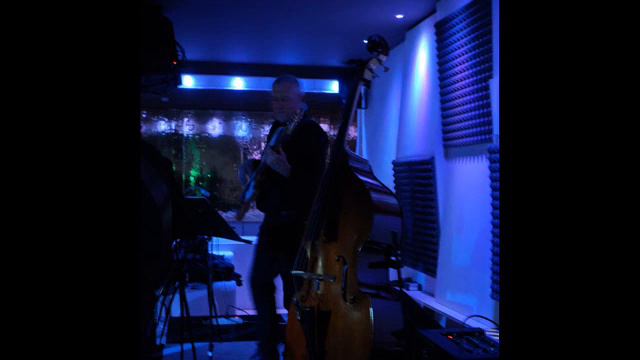 Jazz moderno Posillico Giuseppe al basso elettrico смотреть онлайн