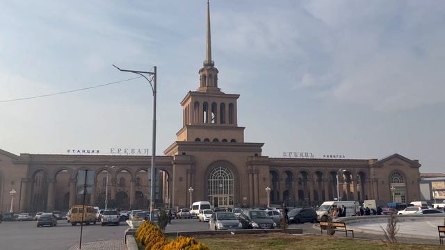 Армения| Ереванское метро и ЖД Вокзал смотреть онлайн