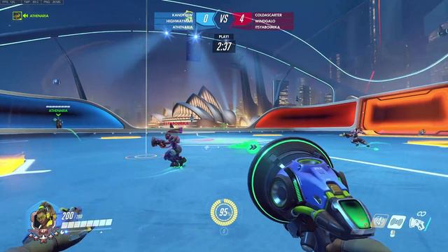Overwatch Youtuber Foolishly Criticizes The Meme Team Comp смотреть онлайн