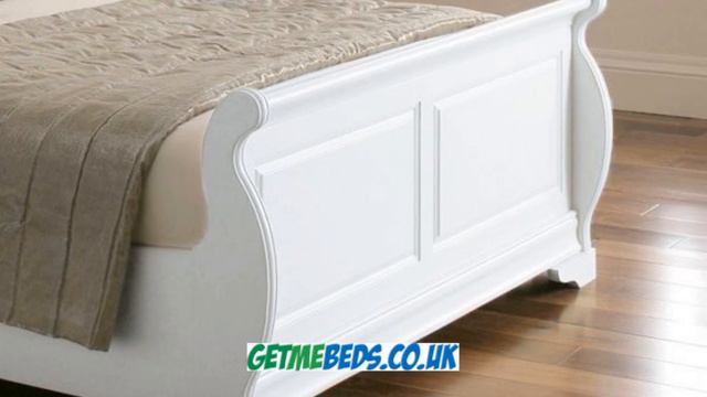 Louie White Sleigh Bed - Wooden Finish смотреть онлайн