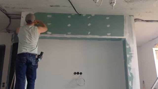 Как в одиночку отбить шнуркой линию для потолка смотреть онлайн