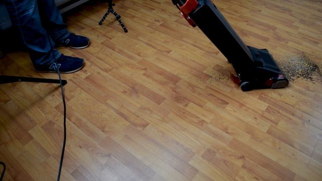 Hoover Hushtone Commercial Upright Vacuum Review CH54013 / CH54115 смотреть онлайн