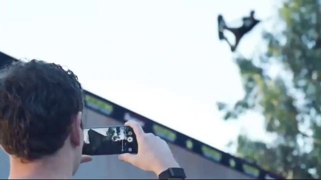 Qualcomm Snapdragon 888 vs Apple A14 Bionic Chip Comparison - Specs, Benchmark, Performance (Hindi) смотреть онлайн