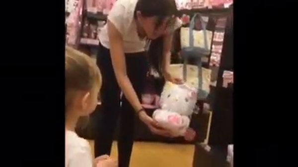 В магазине Хеллоу Китти / Shopping in Hell Kitty store