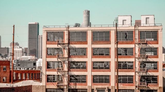 Мажор унизил уборщицу в дорогом ресторане, узнав об этом, владелец решил его проучить смотреть онлайн