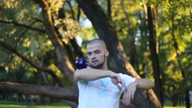 #21. 2 шара с локтя на локоть (видео ответ от ПГ) смотреть онлайн