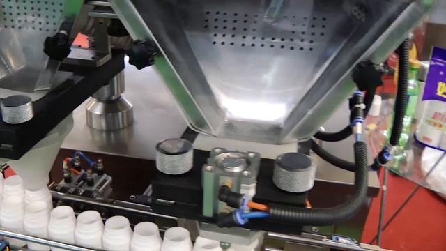 Machine for dispensing and capping glass vials with aluminum lids Pharma-manager.com смотреть онлайн