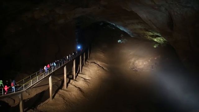 Абхазия Новоафонская пещера (Видео Турист) смотреть онлайн