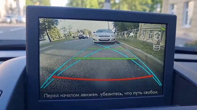 Работа омывателя штатной камеры заднего вида Peugeot 3008, вид в экране смотреть онлайн