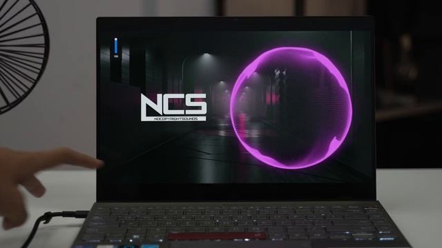 ASUS Zenbook 14X OLED Space Edition: What's so special about it? смотреть онлайн