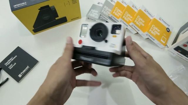 แกะกล่อง กล้องโพลารอยด์ Polaroid - One Step 2 - Unboxing смотреть онлайн