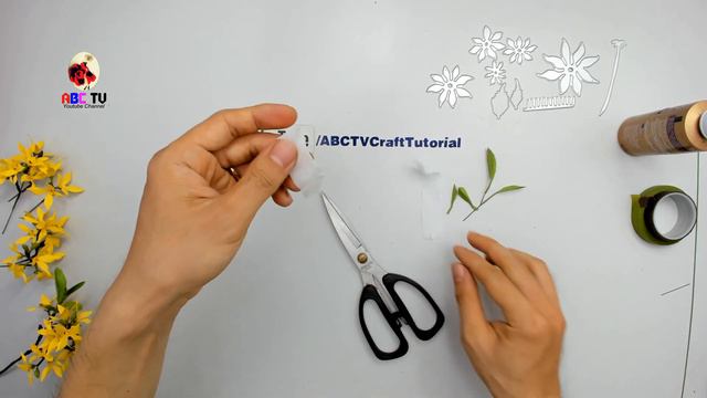 ABC TV | How To Make Forsythia Paper Flower | Flower Die Cuts (Slowly) - Craft Tutorial смотреть онлайн