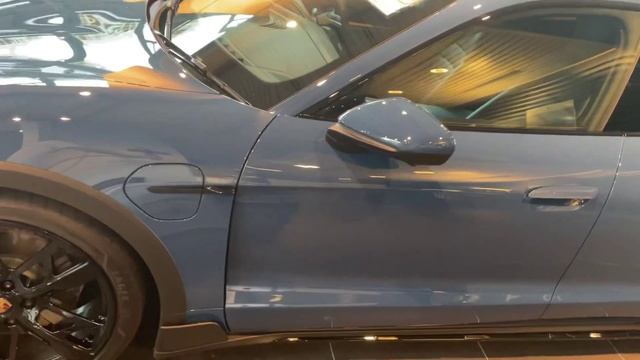 Porsche Taycan Cross Turismo 4S Exterior at Porsche Centre Singapore смотреть онлайн
