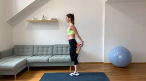 Растяжка квадрицепса стоя