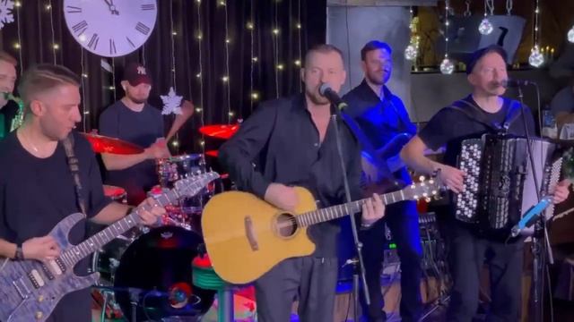 Пластиночка. Музыка и исполнение Алексей Петрухин и гр Губерния. Бард-клуб "Гнездо глухаря 28.12.22 смотреть онлайн