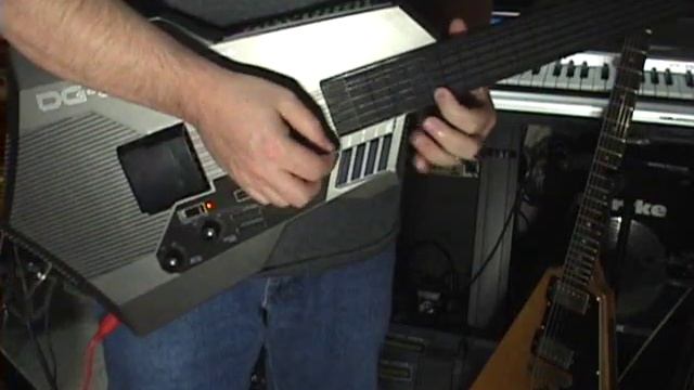 1983 Casio DG-20 Digital Guitar MIDI Review By Scott Grove смотреть онлайн