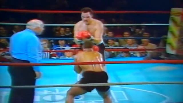 Один из боев Тайсона Mike Tyson Vs Sammy Scaff HD смотреть онлайн