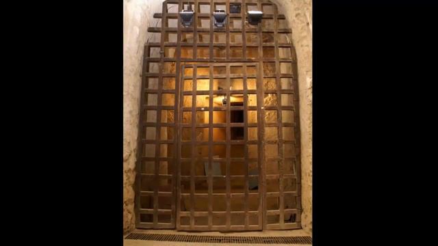 "SPRIGIONAMENTI" Luigi Grossi - Castel dell'OVO - смотреть онлайн