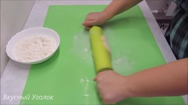 Рецепты Тортов на НОВЫЙ ГОД!!! Сразу 4 ВКУСНЫХ и ДОМАШНИХ ТОРТА: Наполеон, Медовик и Торт из варень смотреть онлайн