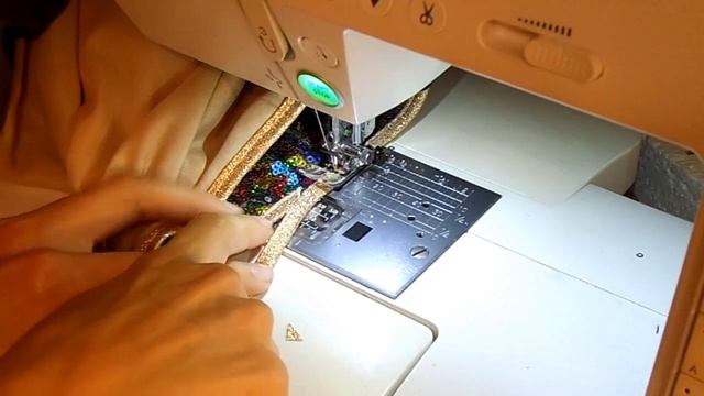 Как сшить платье с пайетками и валанами ч.2 / How to sew a dress with paiettes and wallans p.2 смотреть онлайн