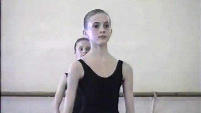 1999 Vaganova 4th Year Class Adagio Tiny Alina Somova смотреть онлайн
