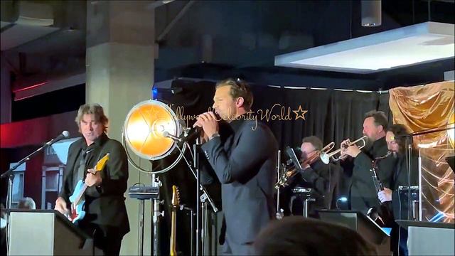 Jamie Dornan "Everlasting Love" Live performance || Belfast 2021 смотреть онлайн