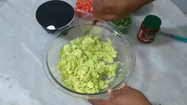 Como fazer um delicioso guacamole mexicano, fácil смотреть онлайн