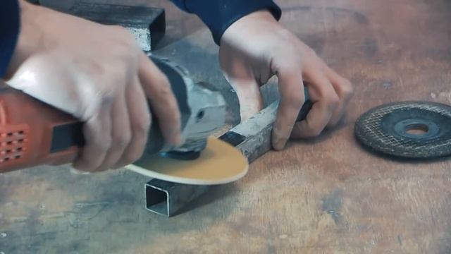 Самодельный зачистной диск для болгарки из ДВП / Homemade Disc for Angle Grinders смотреть онлайн