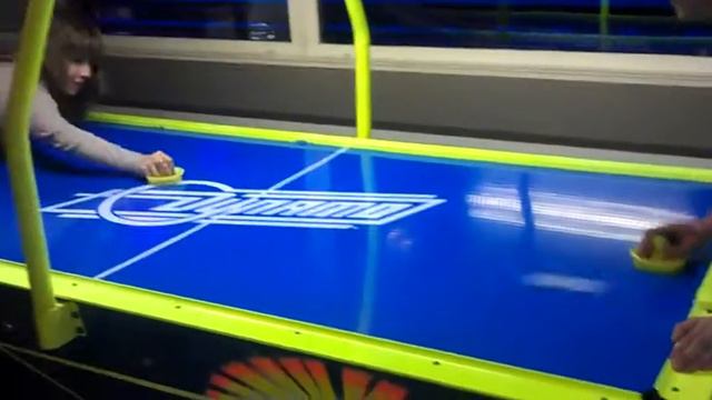 Glow хоккей смотреть онлайн