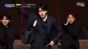 Выступление Чонгука Standing Next to You на MCountdown