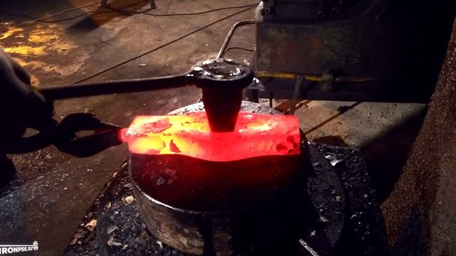 Элемент для кованого креста | Прошивка отверстий 40-й квадрат | Мастерская 