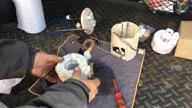 KIA Sportage 3, Замена фильтров БЕЗОНАСОСА - подробно смотреть онлайн