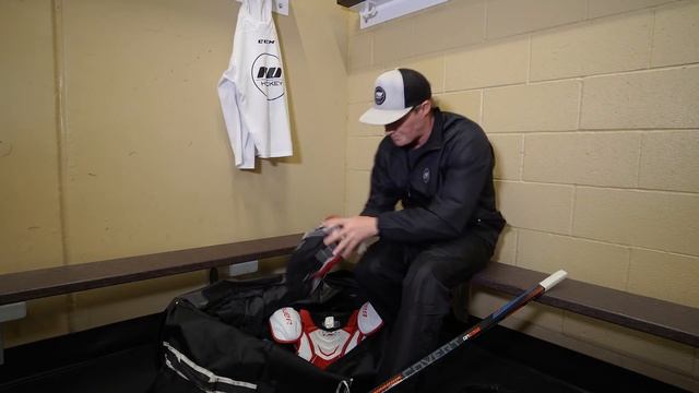 2018 What's In Your Hockey Bag | IW's Product Tester: Chase смотреть онлайн